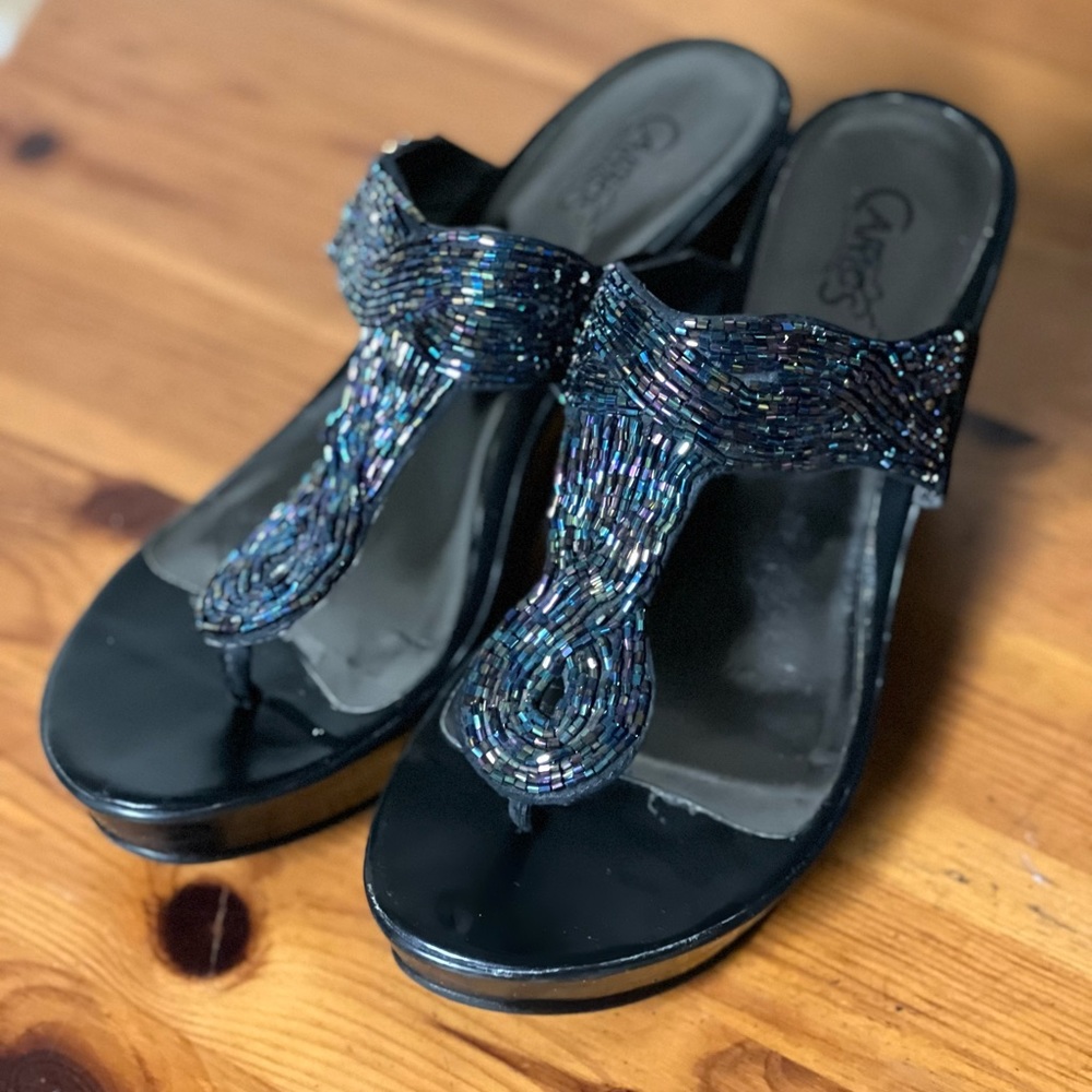 Carlos by Carlos Santana Campbell beaded thong sandals in black, size 8M